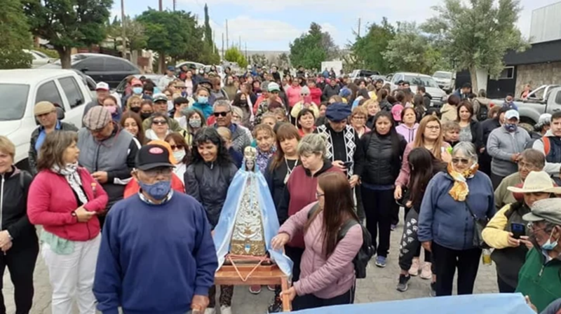 Telsen festeja su nacimiento con un feriado el 9 de diciembre. 