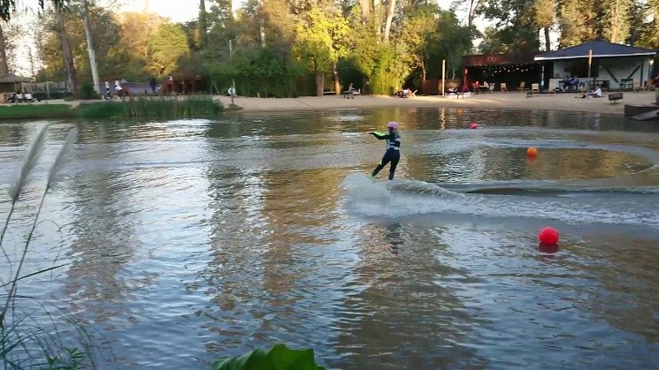 El lugar cuenta con pistas de 'wakeboard' y 'skateboard' (Fuente: Instagram).