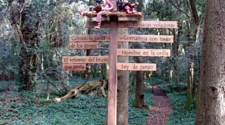 El bosque encantado, una reserva natural con árboles centenarios.