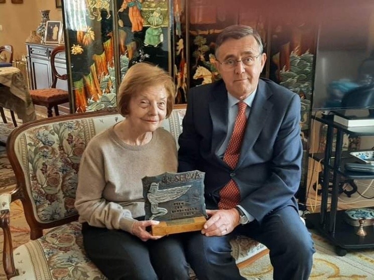 La ex mandataria Isabel Perón fue condecorada con el Premio Hispanidad 2023 (Instagram).