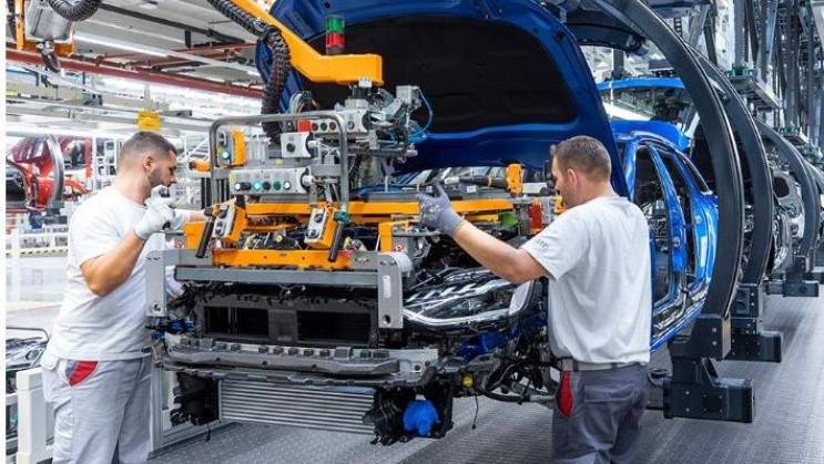 La crisis en el sector automotriz llevó a que seis empresas detengan su producción durante toda la semana