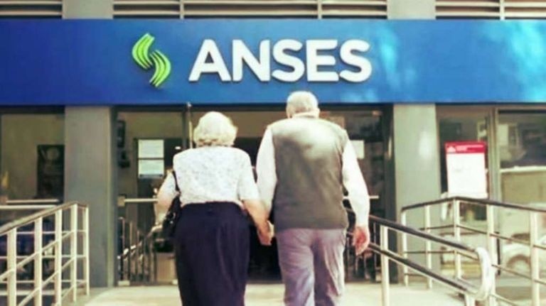 Los aumentos para las jubilaciones, pensiones y asignaciones son mensuales. 