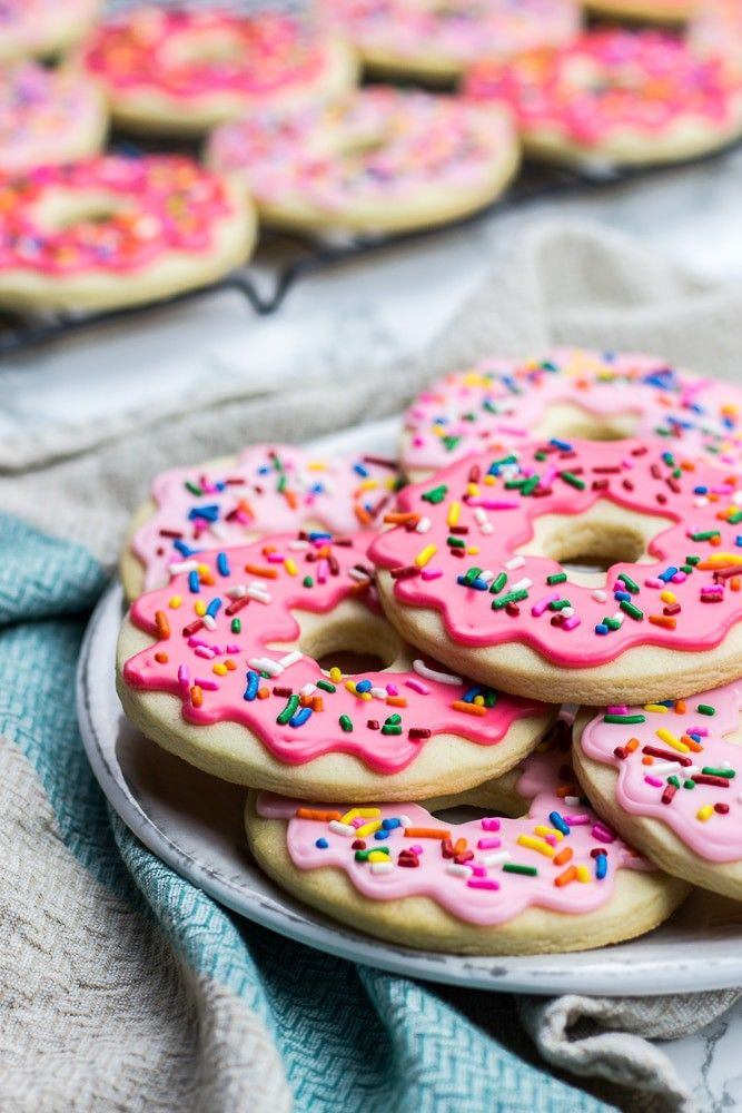  Esta receta es perfecta para hacerla con los más chicos, ya que son fáciles de hacer y se pueden decorar de muchas maneras.