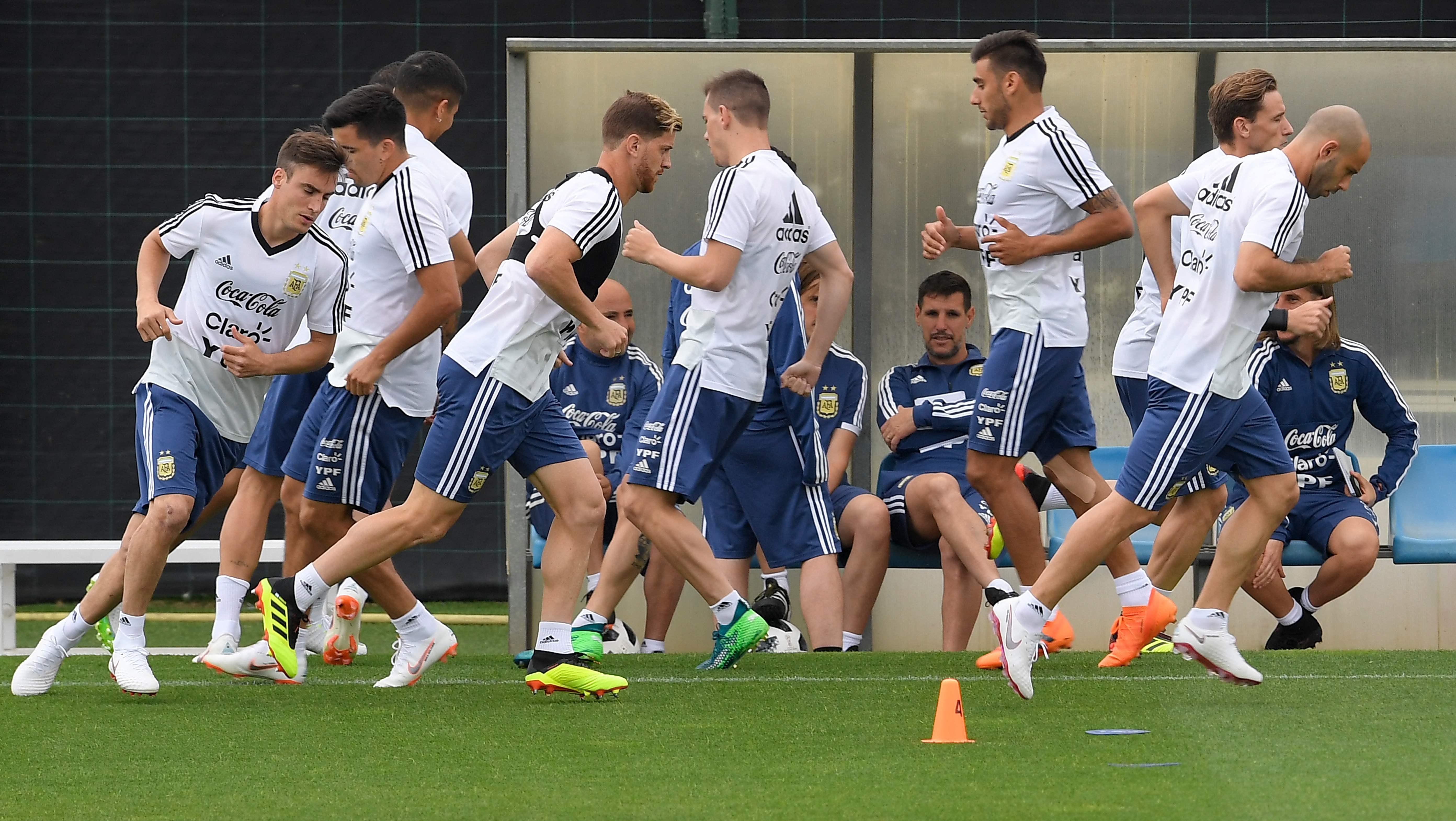 El entrenamiento de la selección en Barcelona. (AFP)