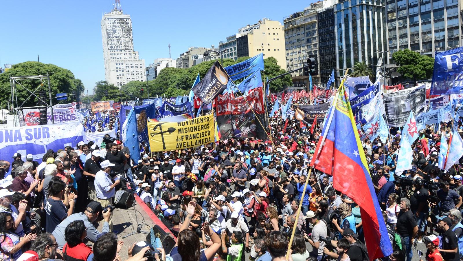 La protesta afecta la circulación del tránsito. (Jonatan Moreno/Crónica)