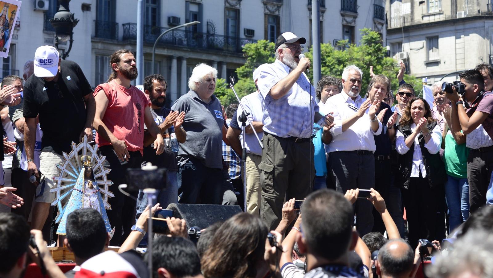 La manifestación se extiende hasta las 14. (Jonatan Moreno/Crónica)