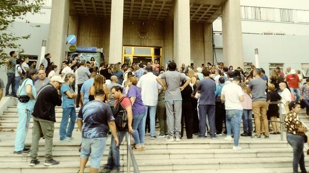 Los trabajadores concentraron en la puerta del centro de salud porteño (gentileza Alicia Bénitez).