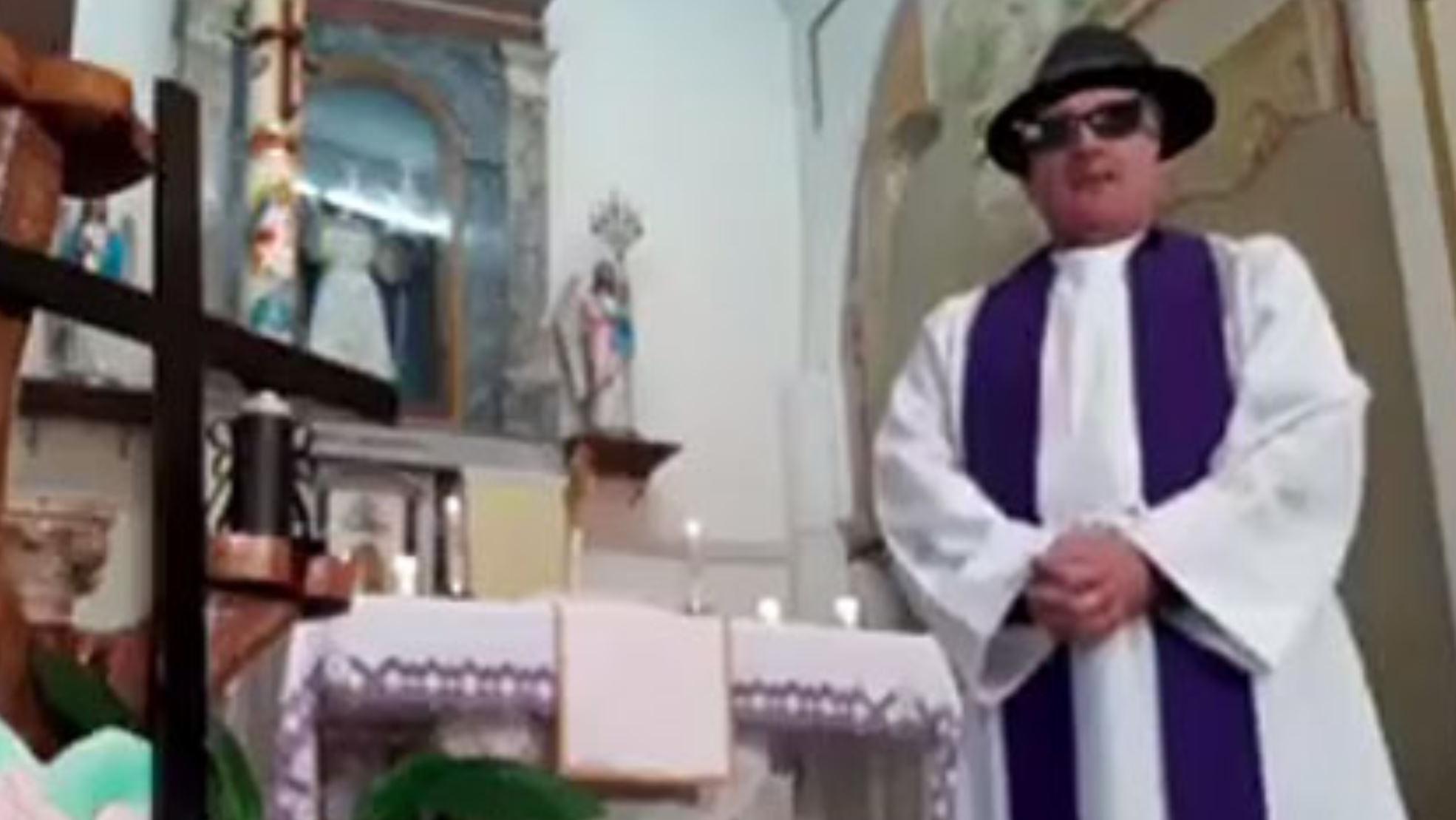 Un sacerdote puso los filtros de Facebook sin darse cuenta y así transmitió la misa.