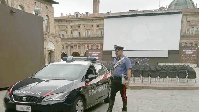 Proyectaron una película porno en Piazza Maggiore.