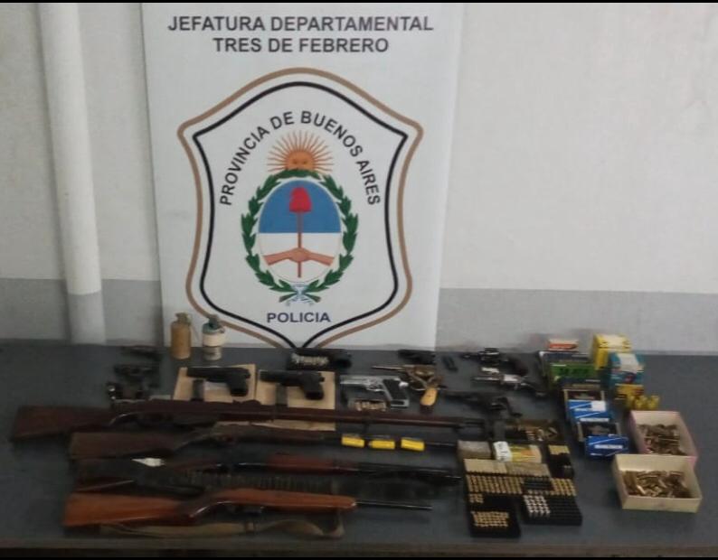 Este es el arsenal que fue secuestrado en el allanamiento realizado en Sáenz Peña.