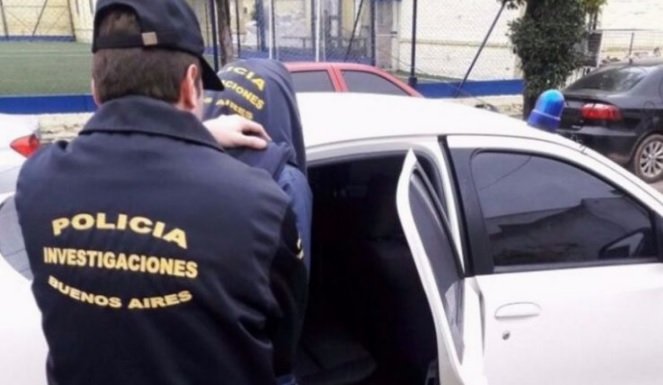 De esta manera fue trasladado el marginal que culminó detenido por los efectivos policiales.