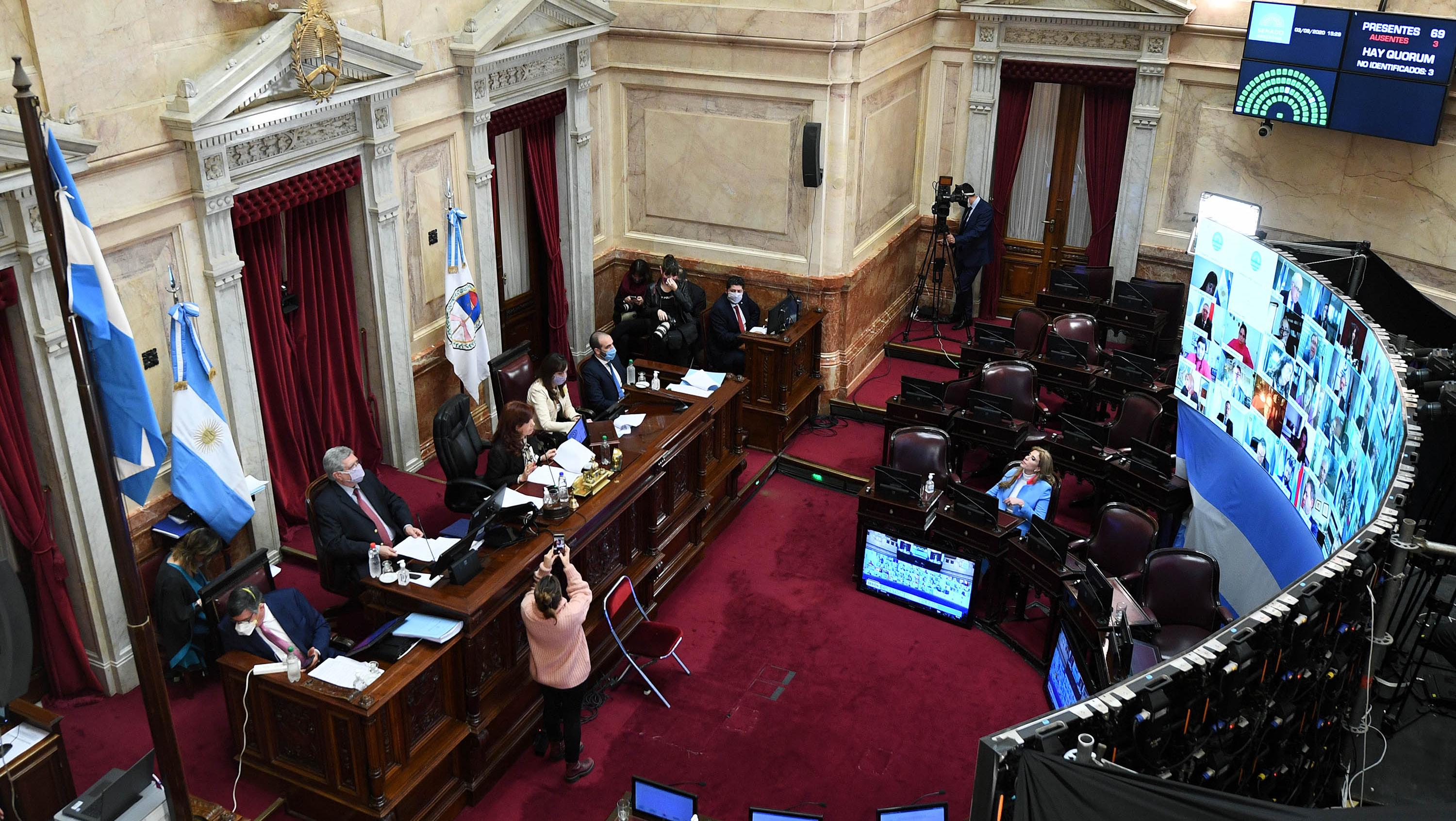 El Senado debate en sesión especial la validez del DNU sobre telecomunicaciones.