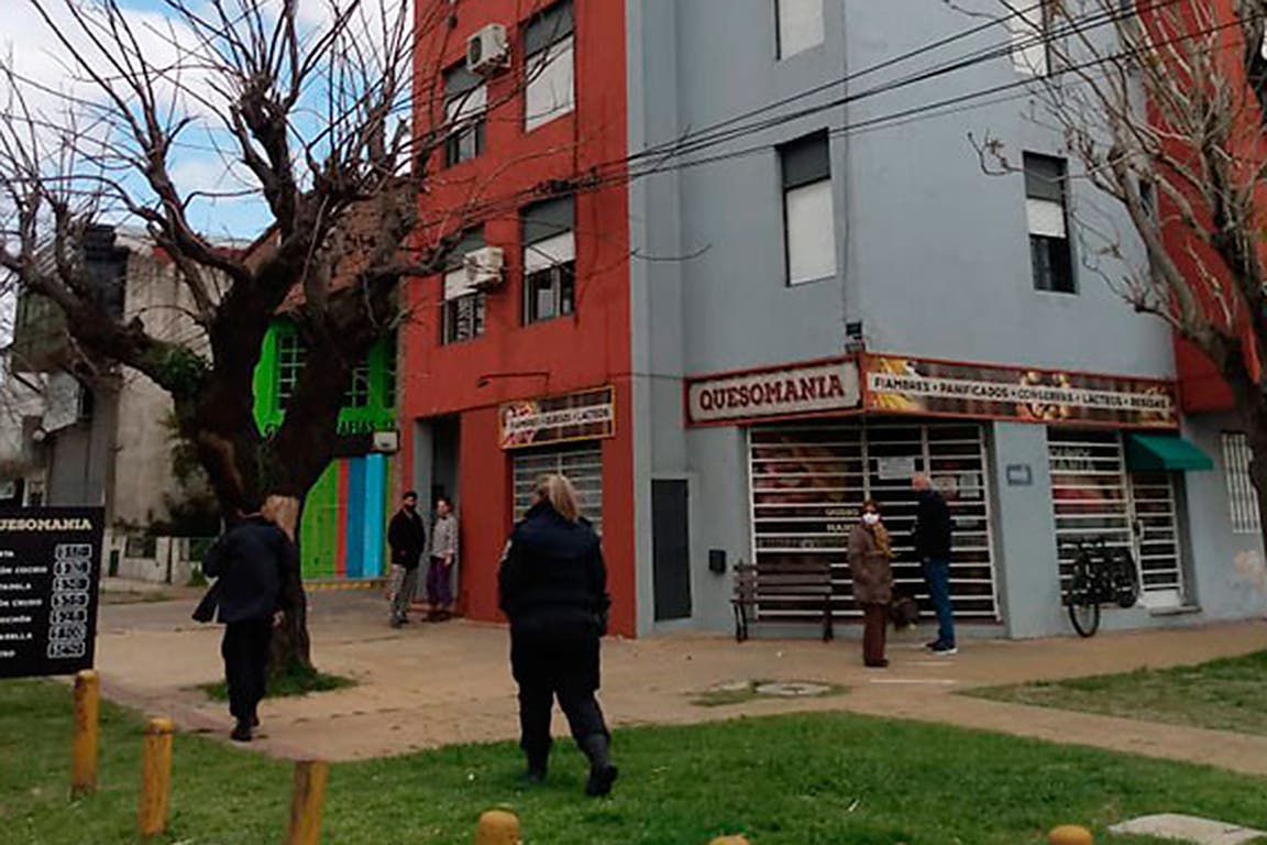 DESDE LA TERRAZA DE ESTE EDIFICIO SE PRECIPITÓ EL MENOR.