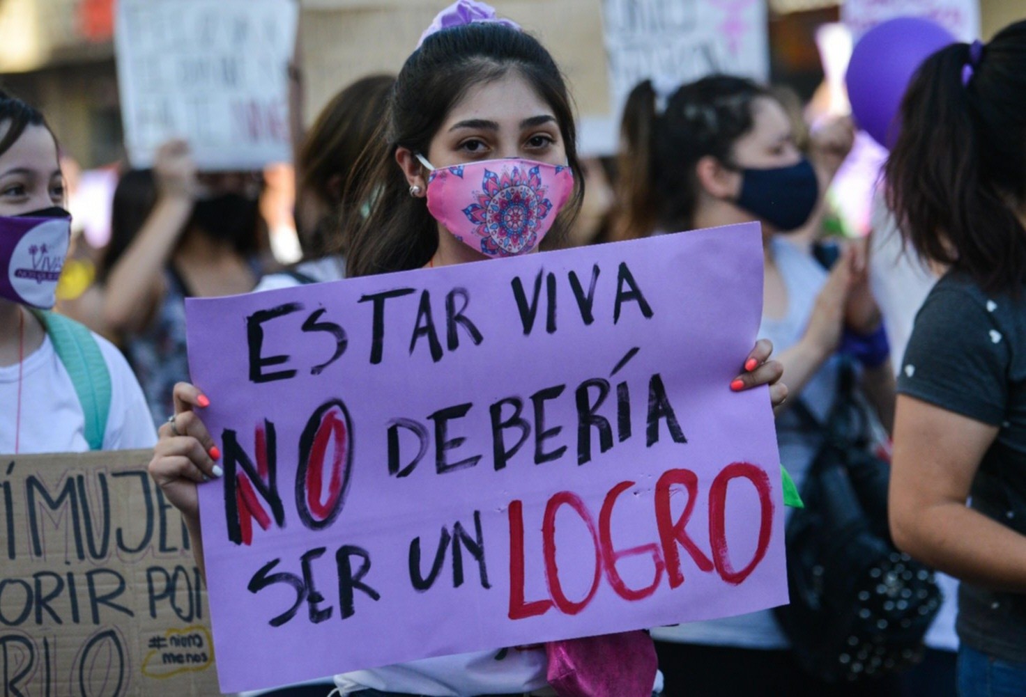 En las marchas contra los femicidios cada vez más mujeres piden 