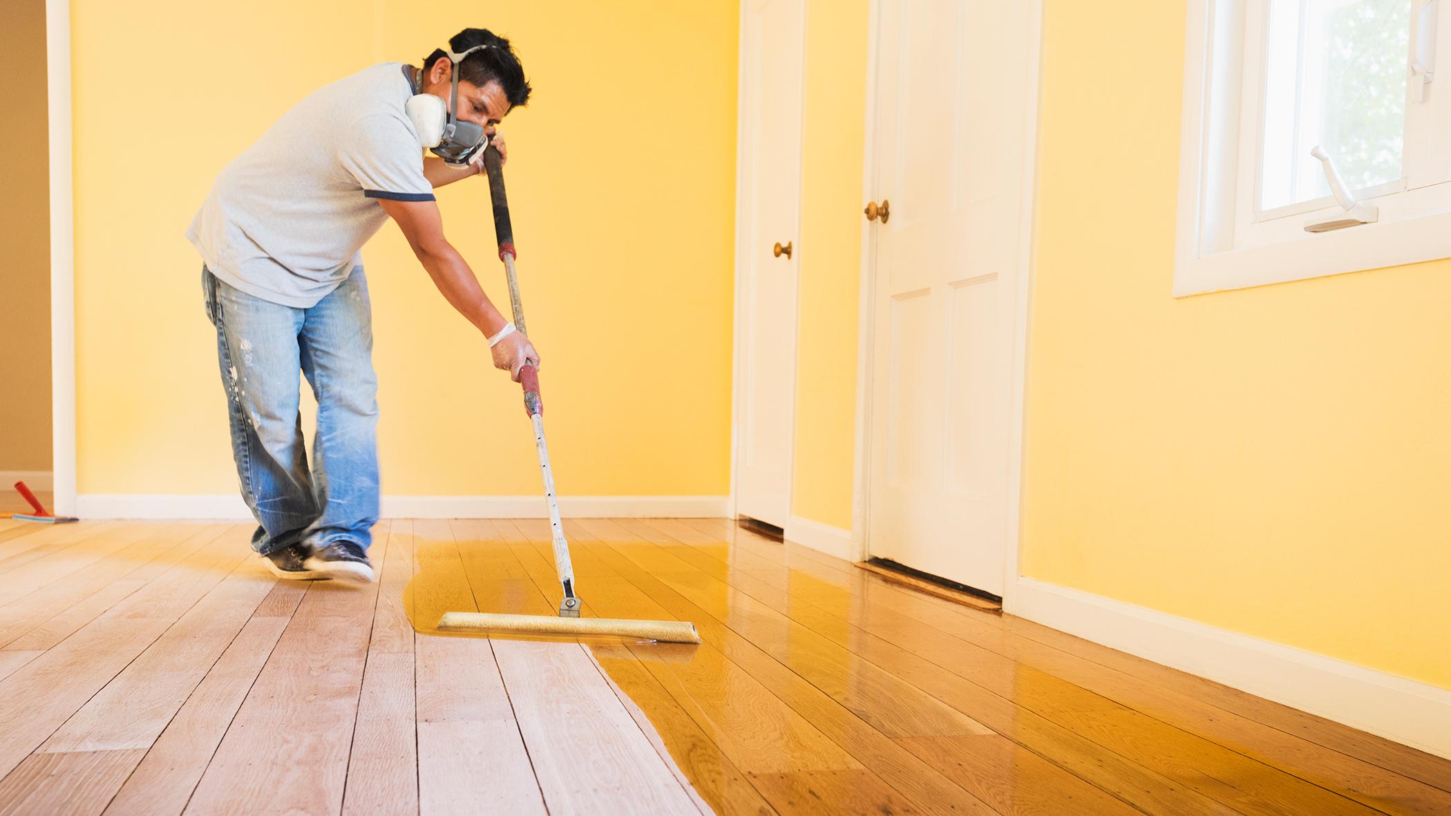 Restauración de pisos de madera: ¿Plastificado o hidrolaqueado?