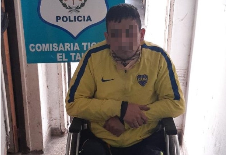 Este es delincuente que, sentado en una silla de ruedas, dirigía a peligrosa banda de narcos.