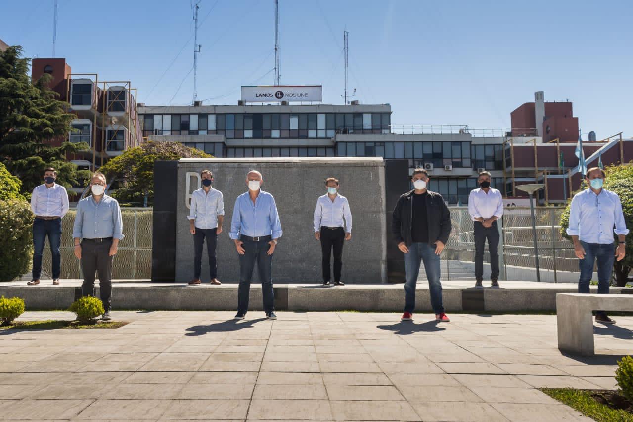 Desde Lanús llovieron críticas a la gestión de Kicillof.