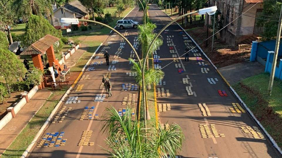 Encuentran entre los matorrales casi dos toneladas de 