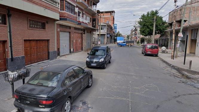 El sitio donde fue asaltada la pareja que llegaba a su casa en Villa Celina (Google Street View).