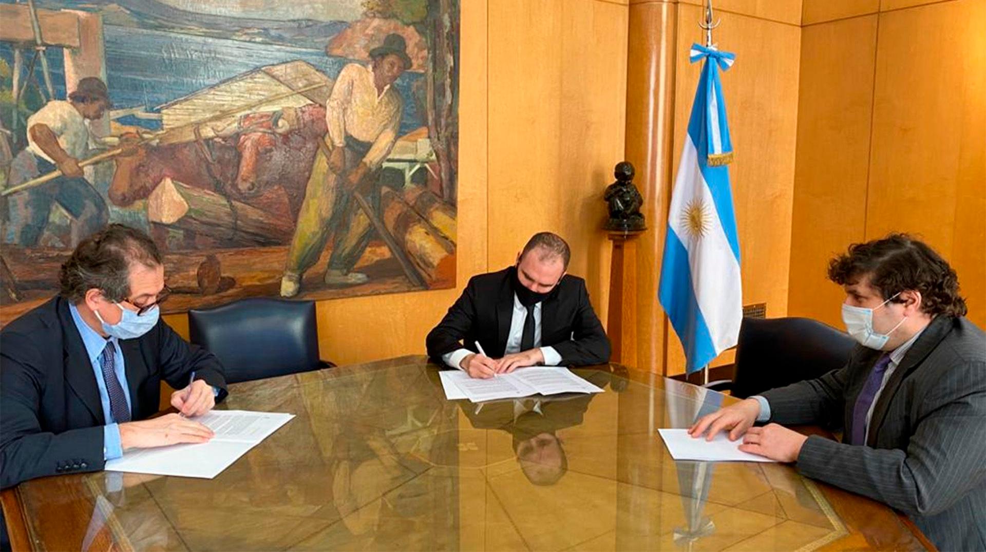 El FMI aceptó formalmente negociar con la Argentina.