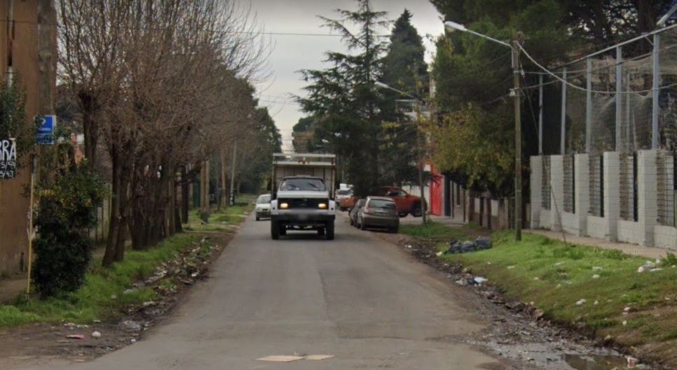 Acá, en este lugar de Hudson, fue asesinado a escobazos Mario Brau, de 36 años.