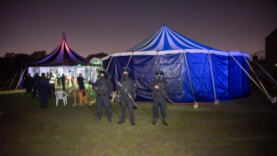 El evento ilegal era llevado a cabo en el predio del Club El Puente (Ministerio de Seguridad).