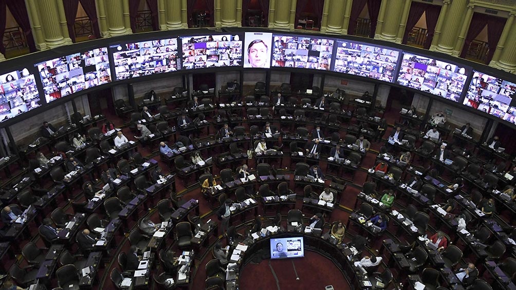 El proyecto logró 129 votos del oficialismo y sus aliados y fue girado nuevamente al Senado (Télam).