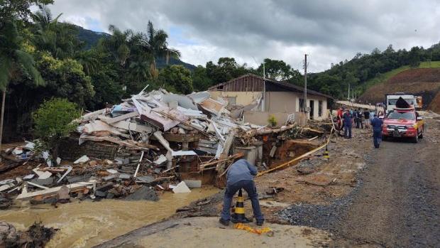 La mitad de la ciudad de Presidente Getúlio, en Santa Catarina, se quedó sin suministro de energía y telefonía.