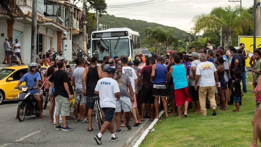 Numerosa marcha en Buzios por los turistas (Twitter).