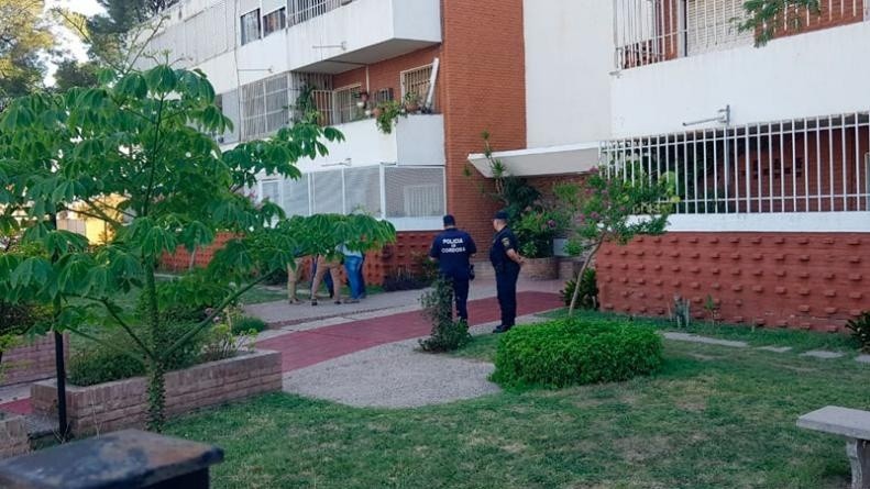  Policía habría matado a su mujer y se quitó la vida.