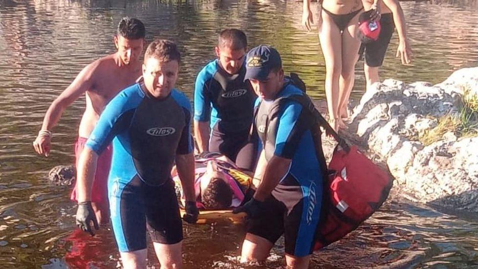 Los rescates ocurrieron en en río Cuesta Blanca y en la Playa de los Hippies, en Villa Carlos Paz.