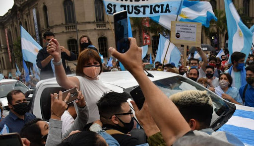 Patricia Bullrich, en una de las marchas contra la cuarentena.