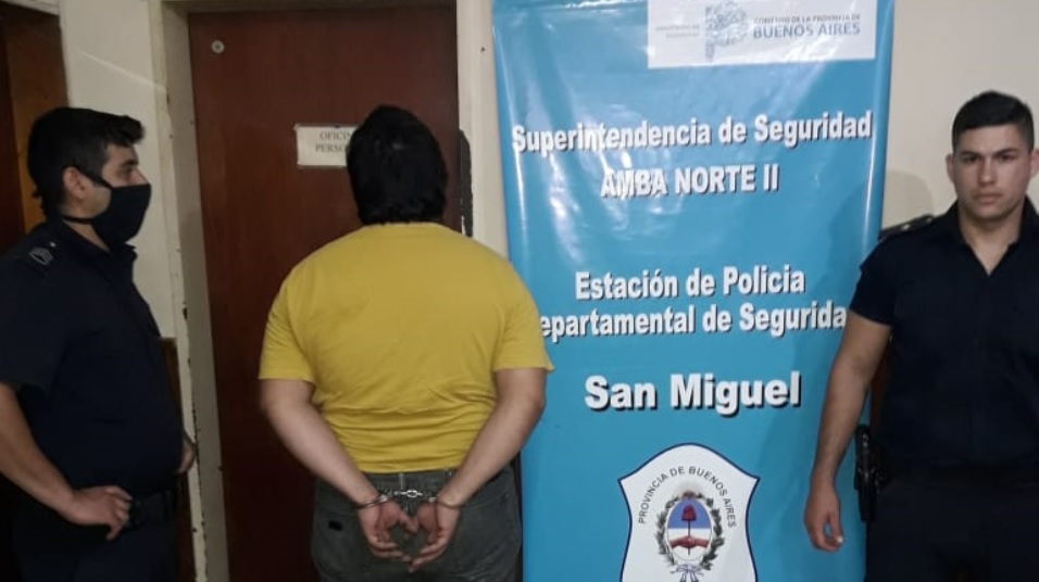 El individuo detenido en San Miguel por tratar de matar a su familia.