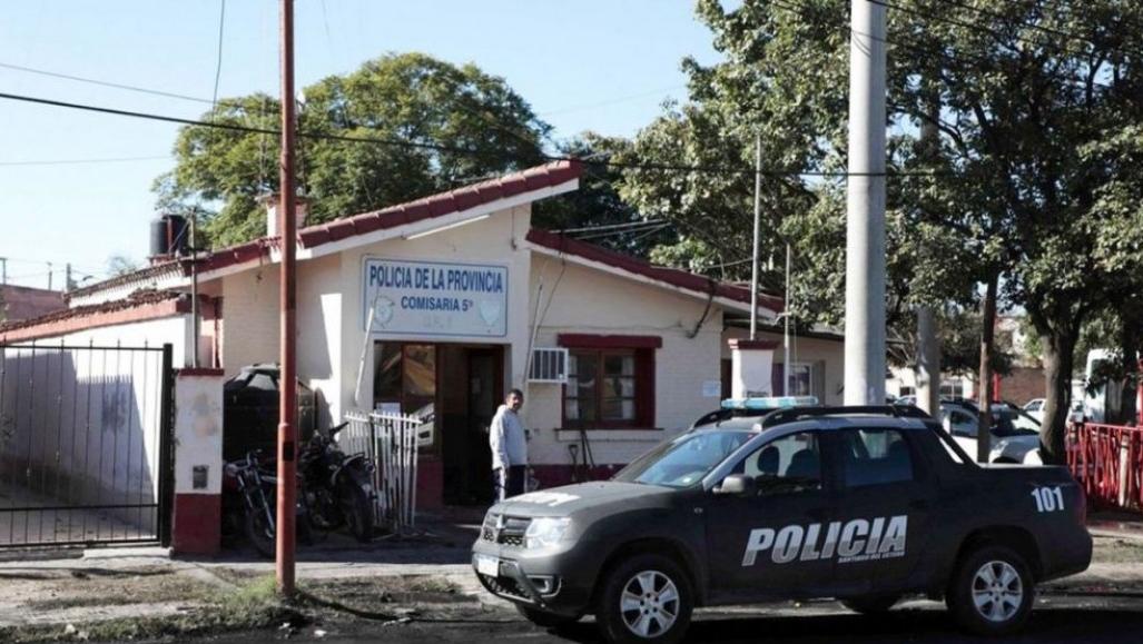 El detenido está alojado en la sede local policial (Archivo).