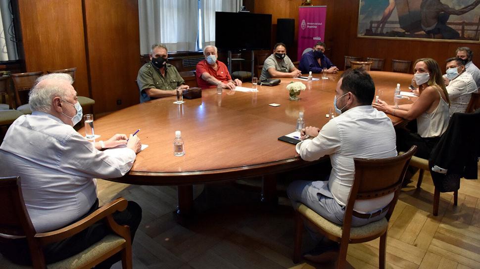 Ginés González García y gremios del transporte analizaron plan de vacunación para ese sector esencial.