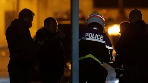 La policía francesa desbarató una fiesta sexual en medio del toque de queda (AP)