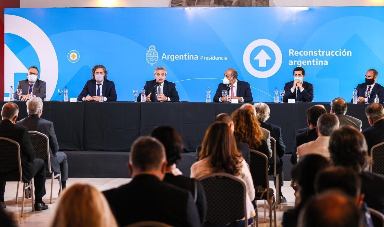 Alberto Fernández estuvo junto al gobernador Juan Manzur.