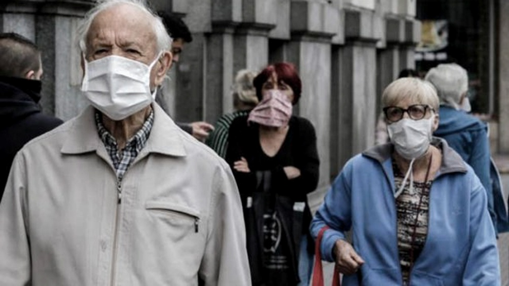 PAMI dio a conocer cómo será el cronograma de pagos para los abuelos beneficiados (Télam).