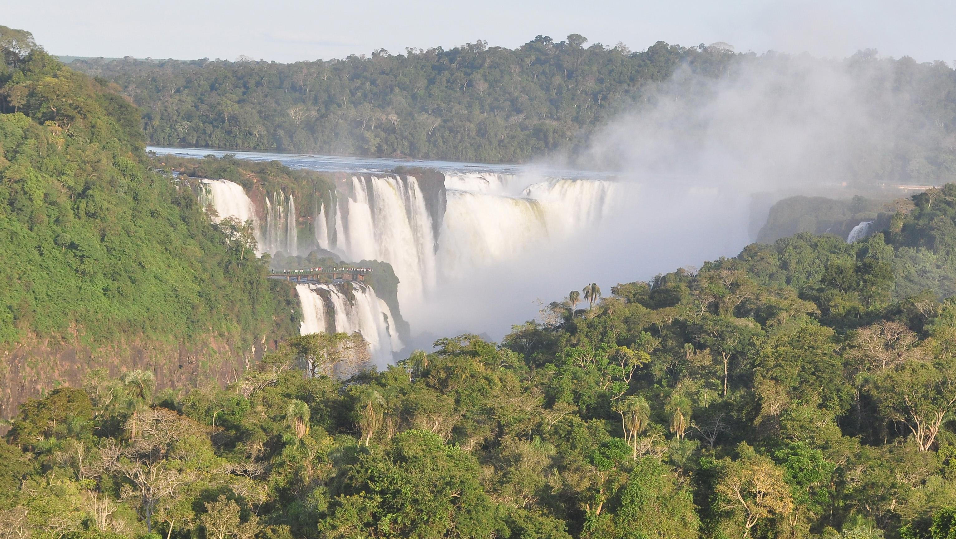 Las Cataratas del Iguazú reciben anualmente a más de 1,5 millones de turistas. (Crónica: Pablo Villán)