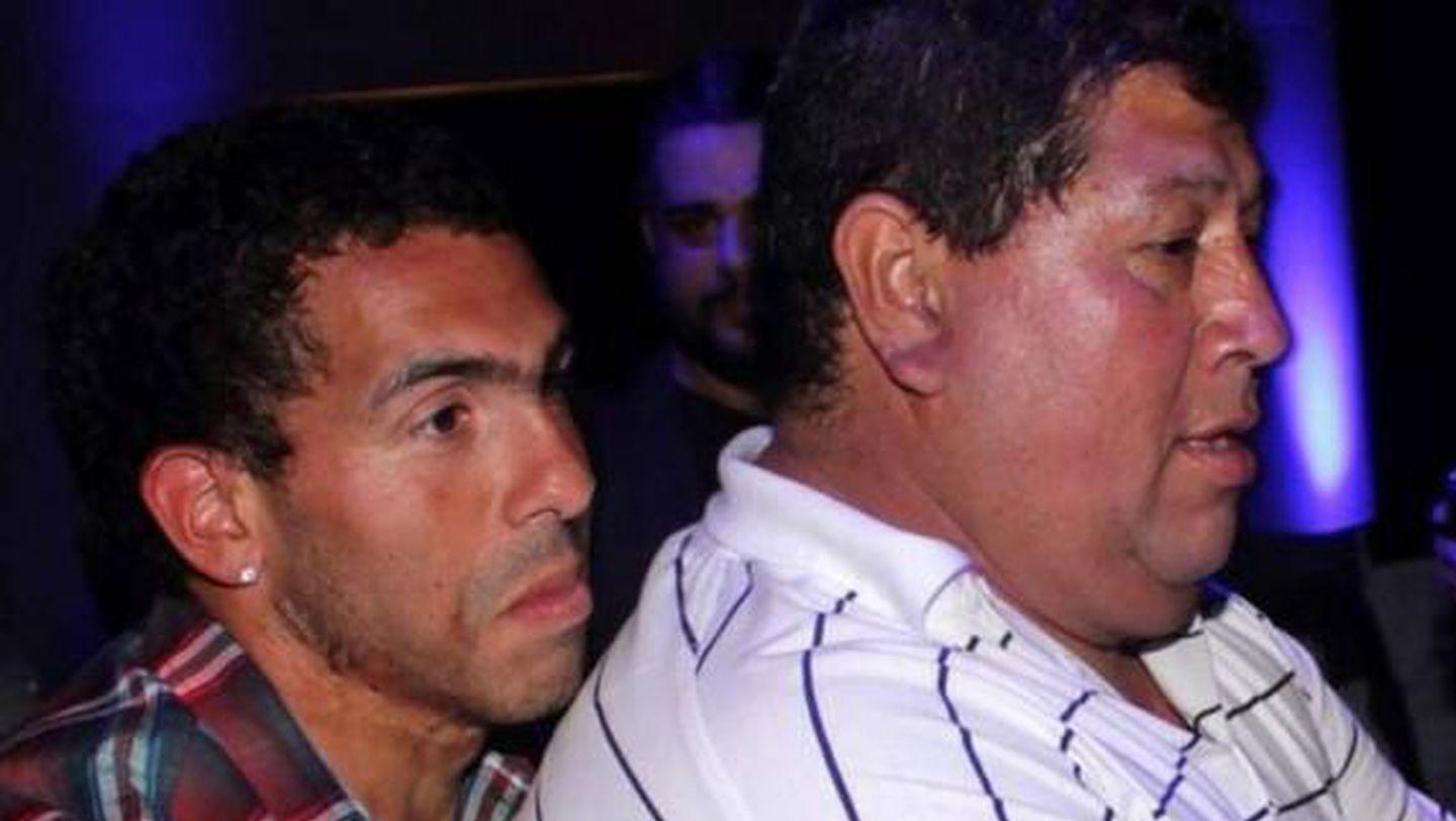 Carlos Tevez, con Don Segundo Tevez, su papá del corazón.