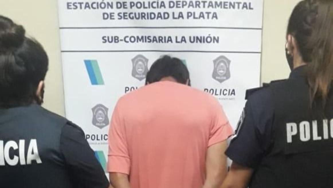 El acusado, de 31 años, fue detenido en la subcomisaría La Unión.