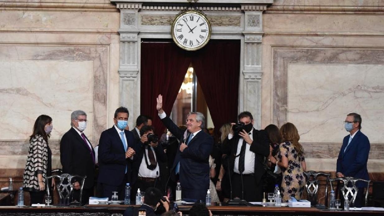 Junto a Massa y Cristina, el Presidente, Alberto Fernández, inauguró las sesiones ordinarias.