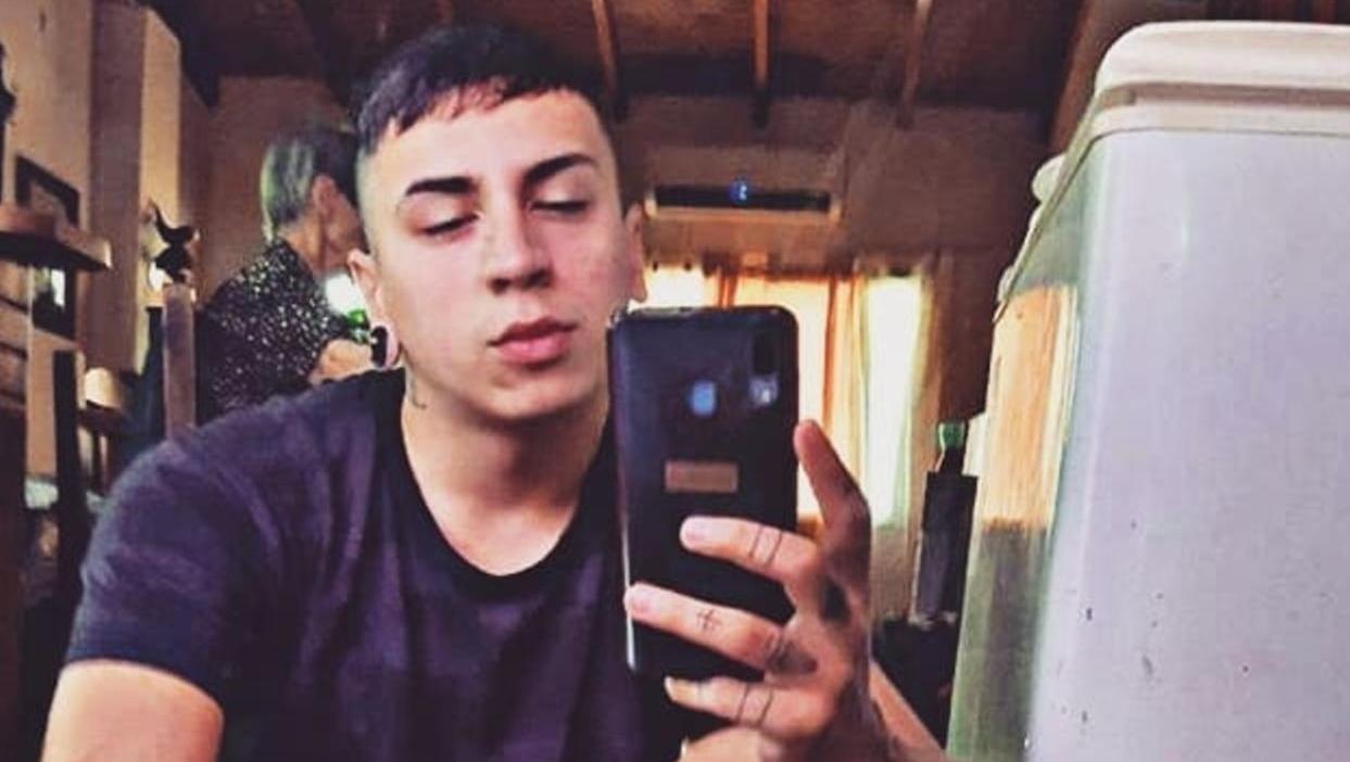 Este era Elián Catriel Corvalán, de 20 años, quien fue asesinado a disparos frente a un quiosco.