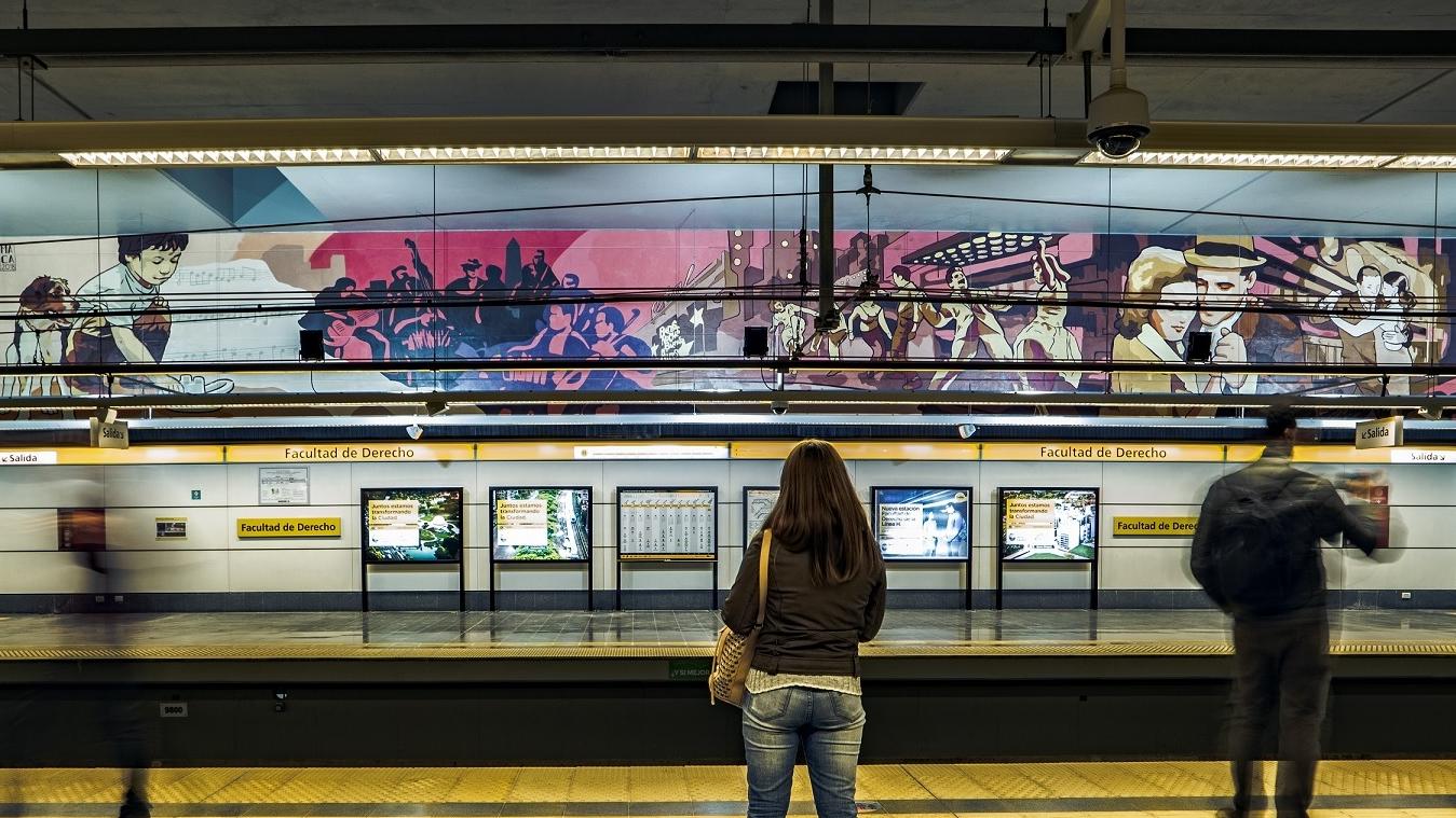 El lunes reabrirán otras cinco estaciones de subte.