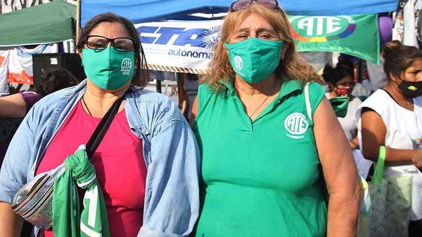 Multitudinaria marcha de mujeres en todo el país.