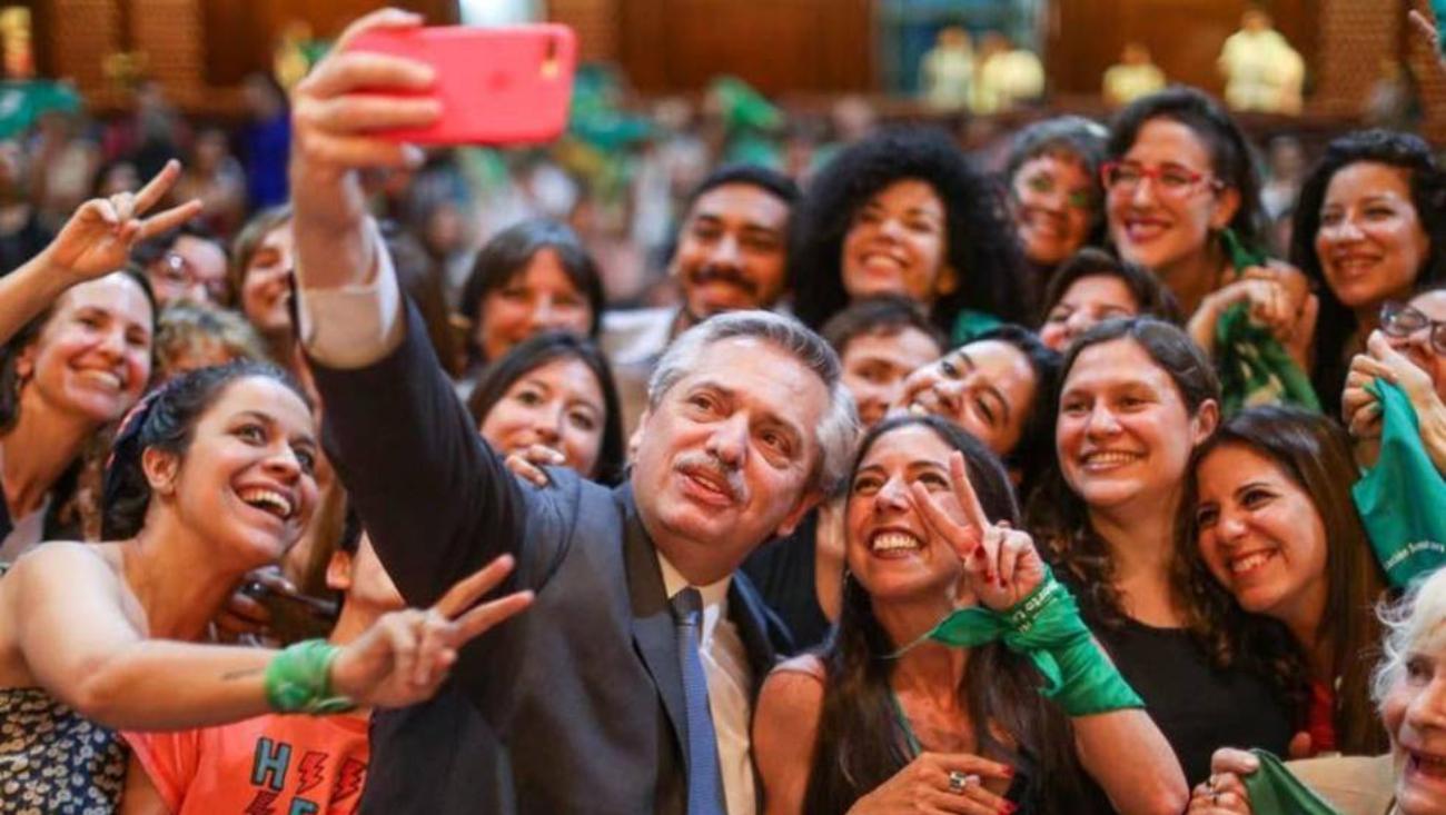 Alberto Fernández encabeza este lunes un acto en el Día Internacional de la Mujer.