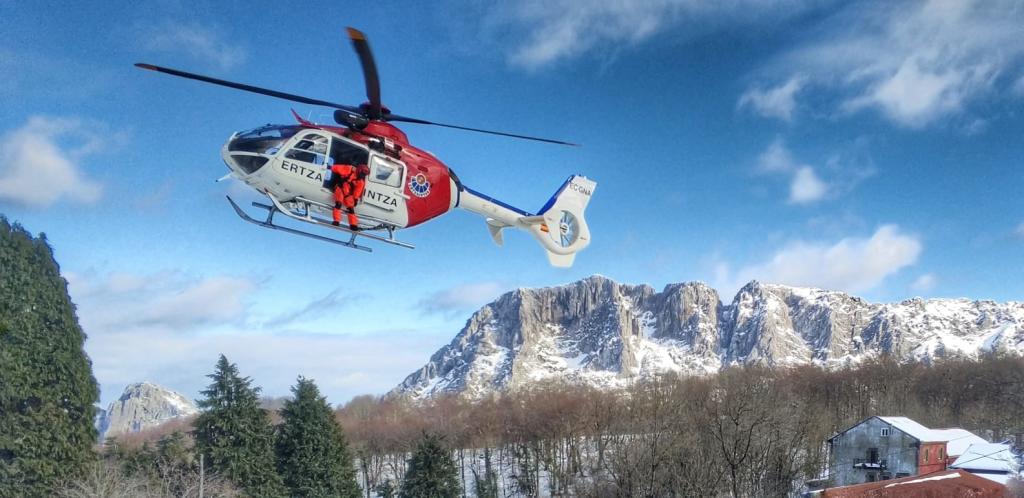 Servicios de emergencia rescataron a un alpinista de 53 años.