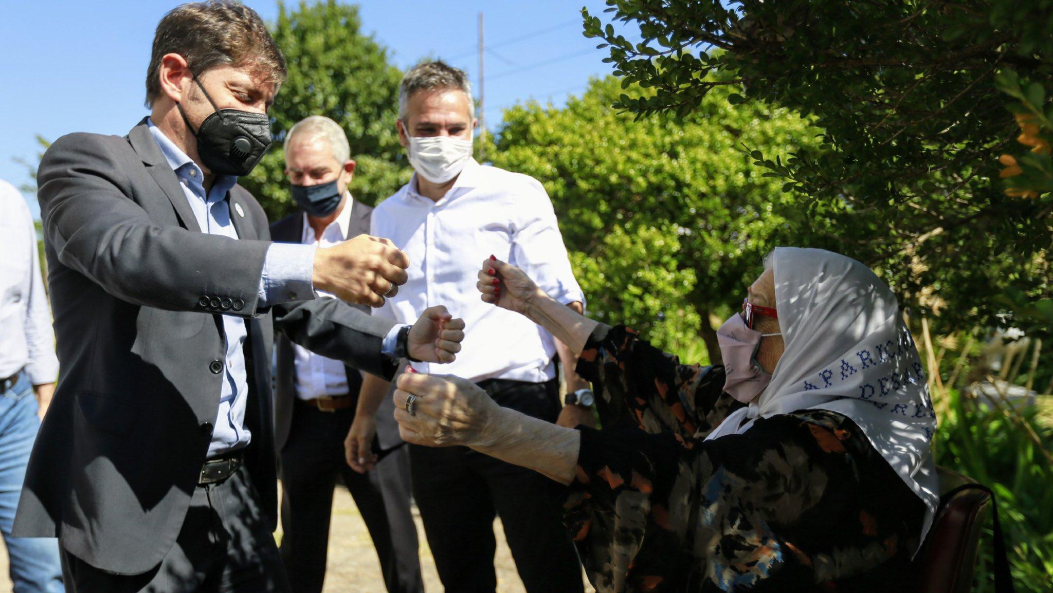 Axel Kicillof homenajeó a los desaparecidos y reconoció el trabajo del personal sanitario.