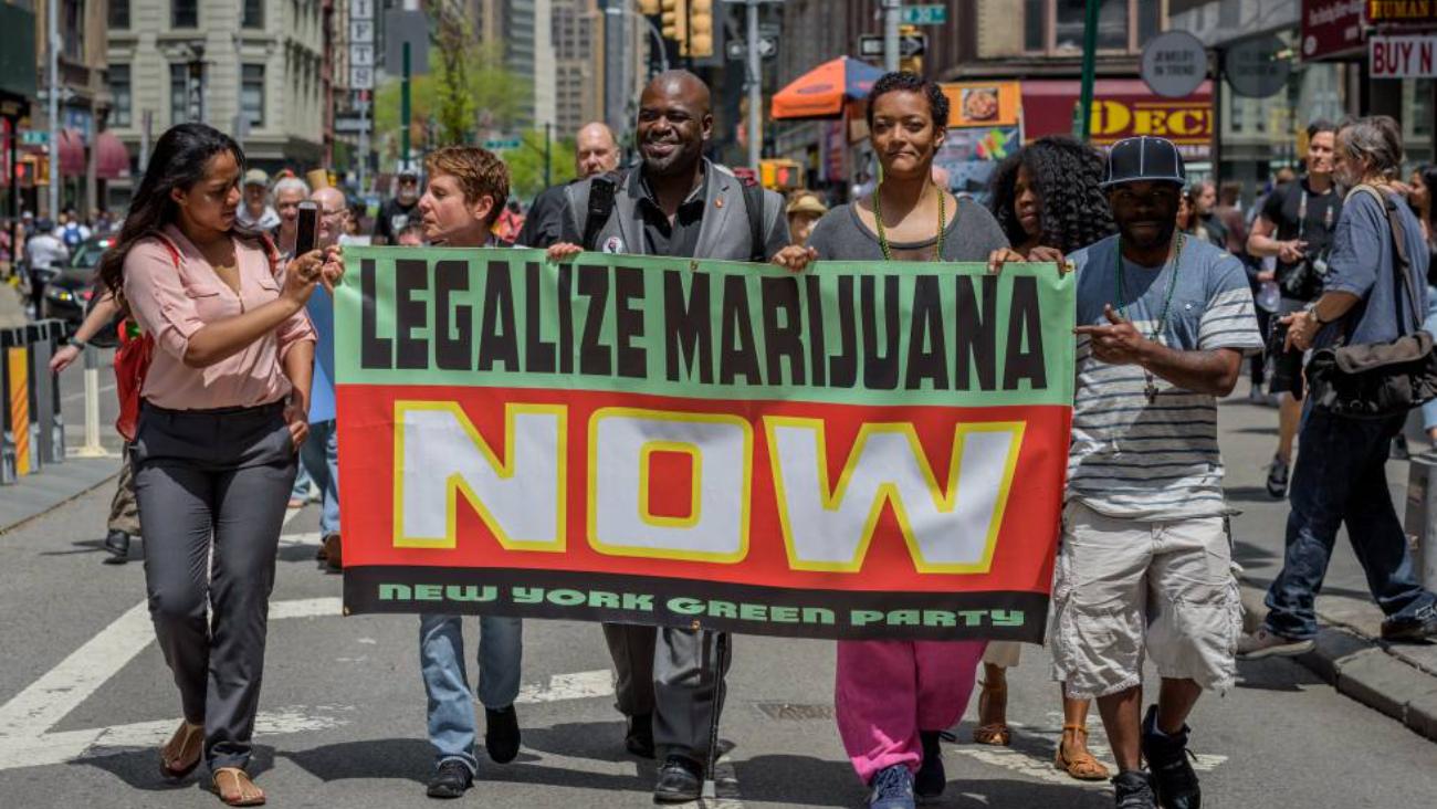 El estado de Nueva York avanza hacia la legalización de la marihuana.