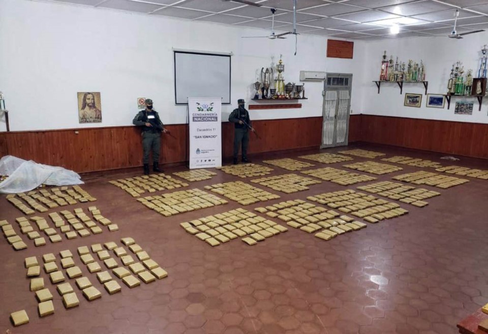 Caen con más de 570 kilos de marihuana en una camioneta.